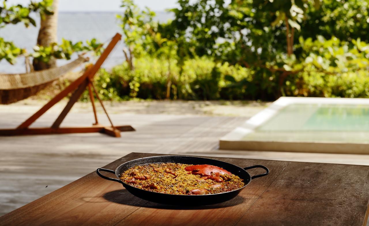 Bravo Beach Resort جنرال لونا المظهر الخارجي الصورة
