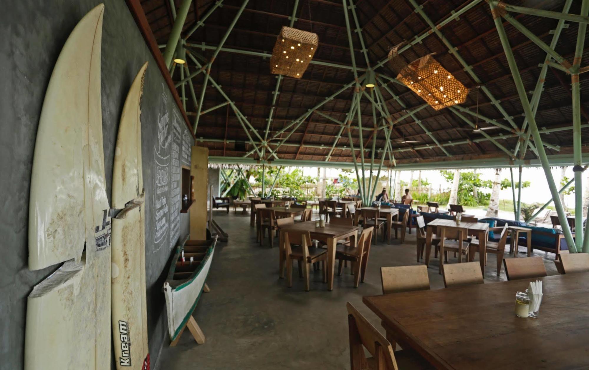 Bravo Beach Resort جنرال لونا المظهر الخارجي الصورة