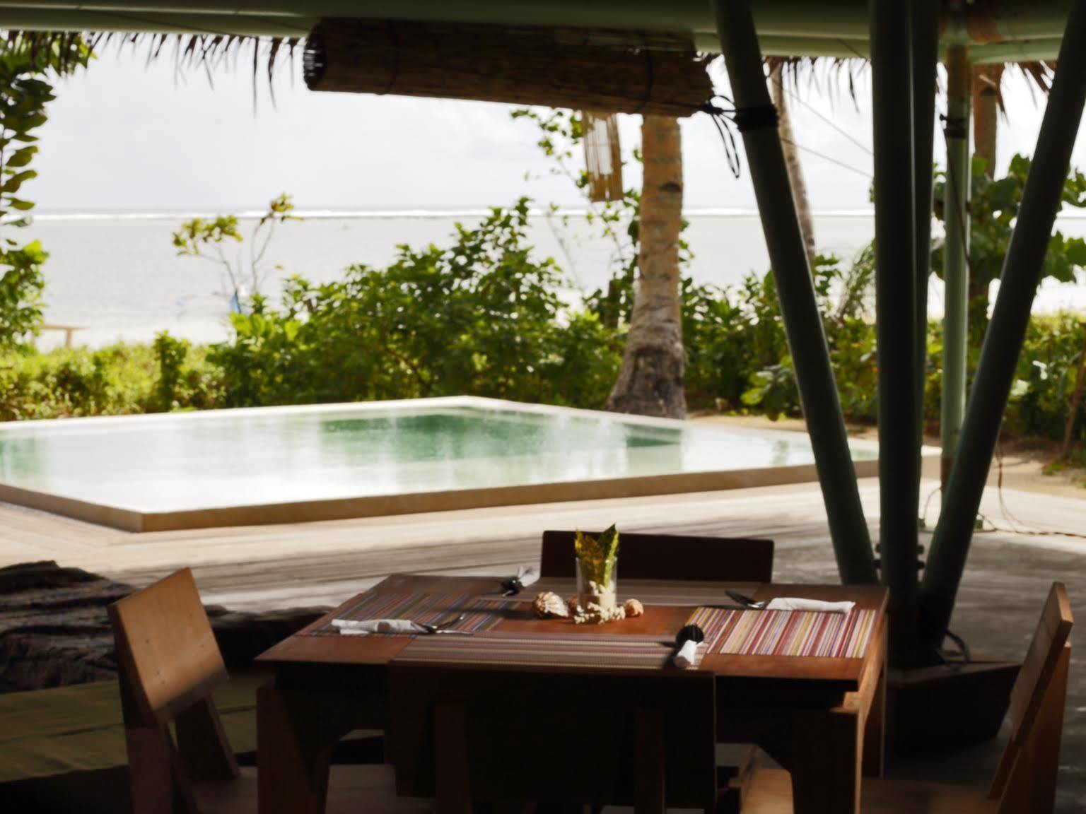 Bravo Beach Resort جنرال لونا المظهر الخارجي الصورة