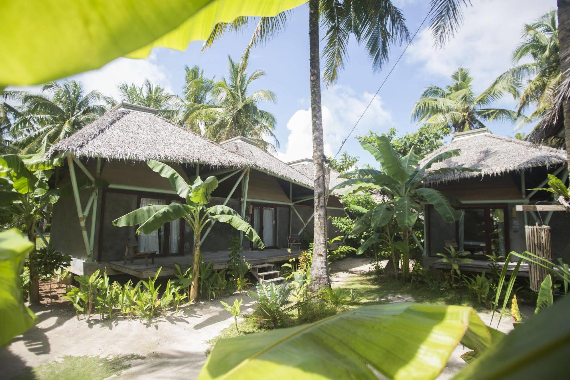 Bravo Beach Resort جنرال لونا المظهر الخارجي الصورة
